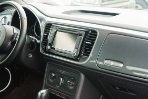 Autoradio avec écran s'intégrant dans votre voiture