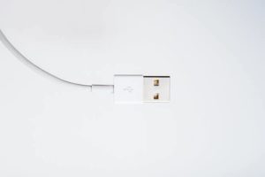 Exemple d'une prise USB pouvant être raccordé à un autoradio USB